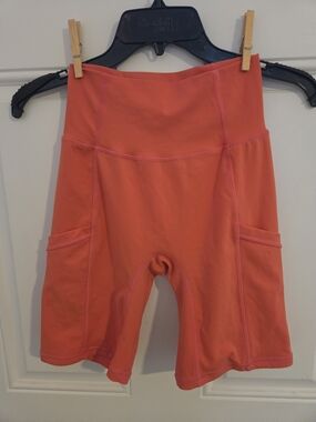 Ptula High-Rise Coral 6 Inch Women’s Pocket Bike Shorts
